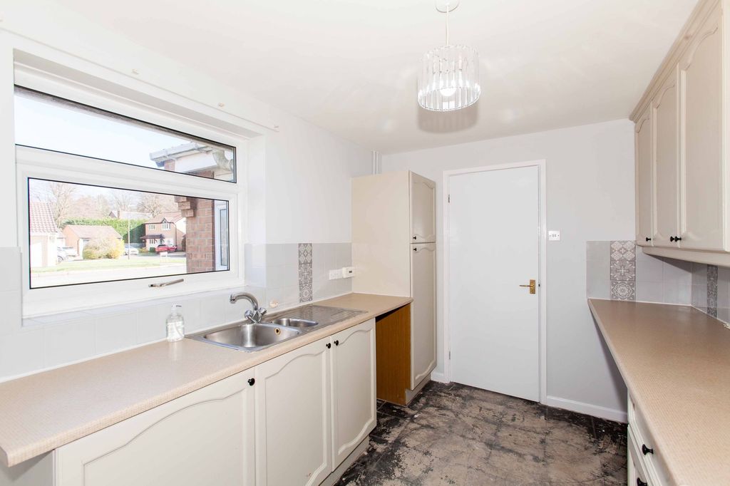 Property photo 3 of 21