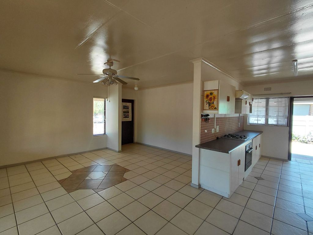 Property photo 2 of 42 1Sr1702441