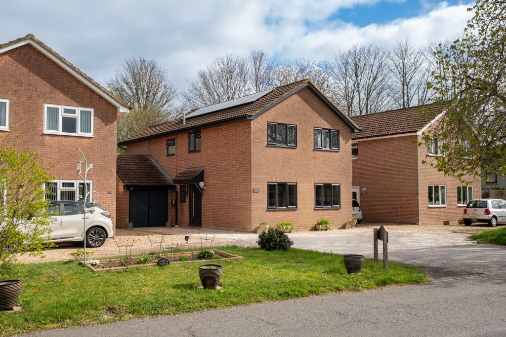 Property photo 1 of 42