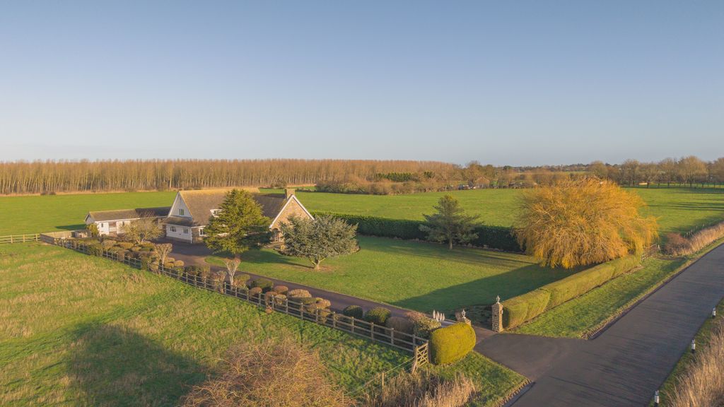 Property photo 1 of 51