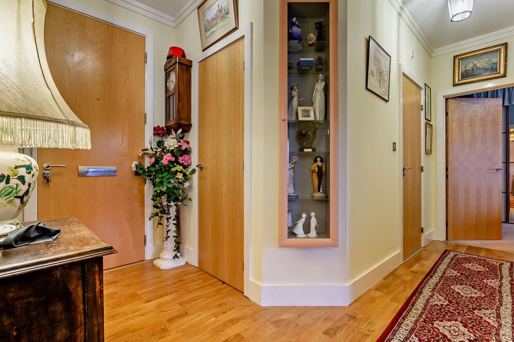 Property photo 2 of 25