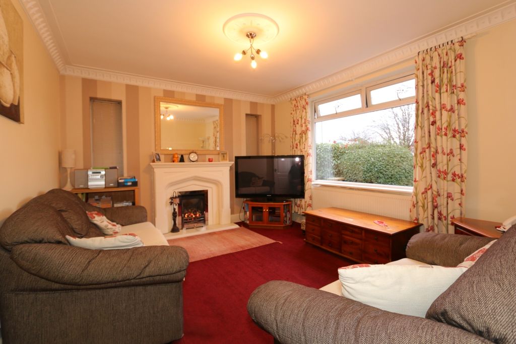 Property photo 3 of 14 Lounge