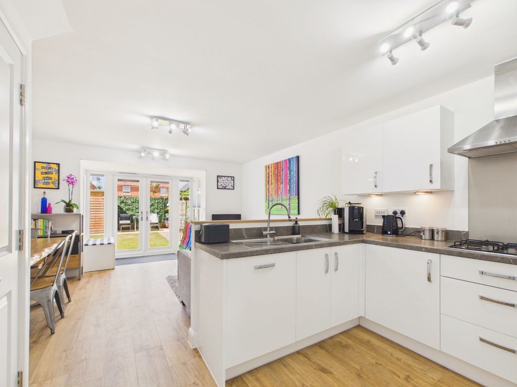 Property photo 2 of 24 5104964