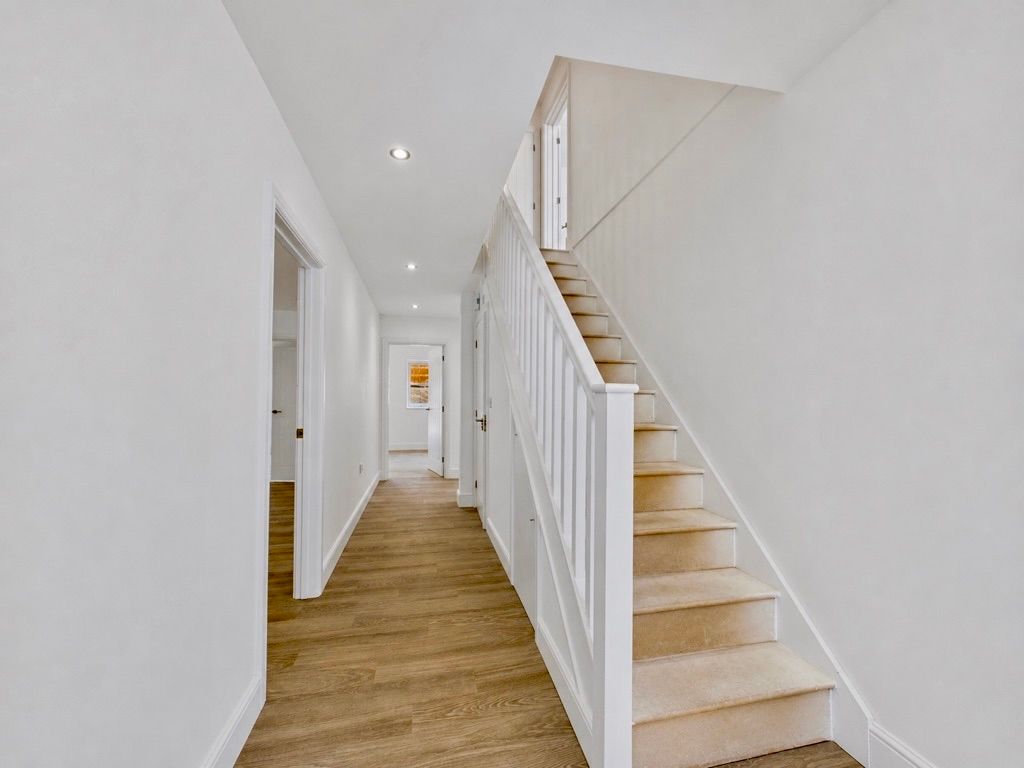 Property photo 3 of 35