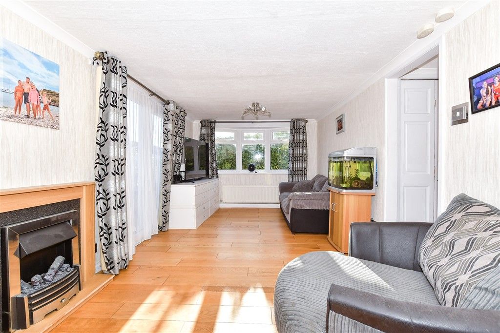 Property photo 2 of 8 Lounge