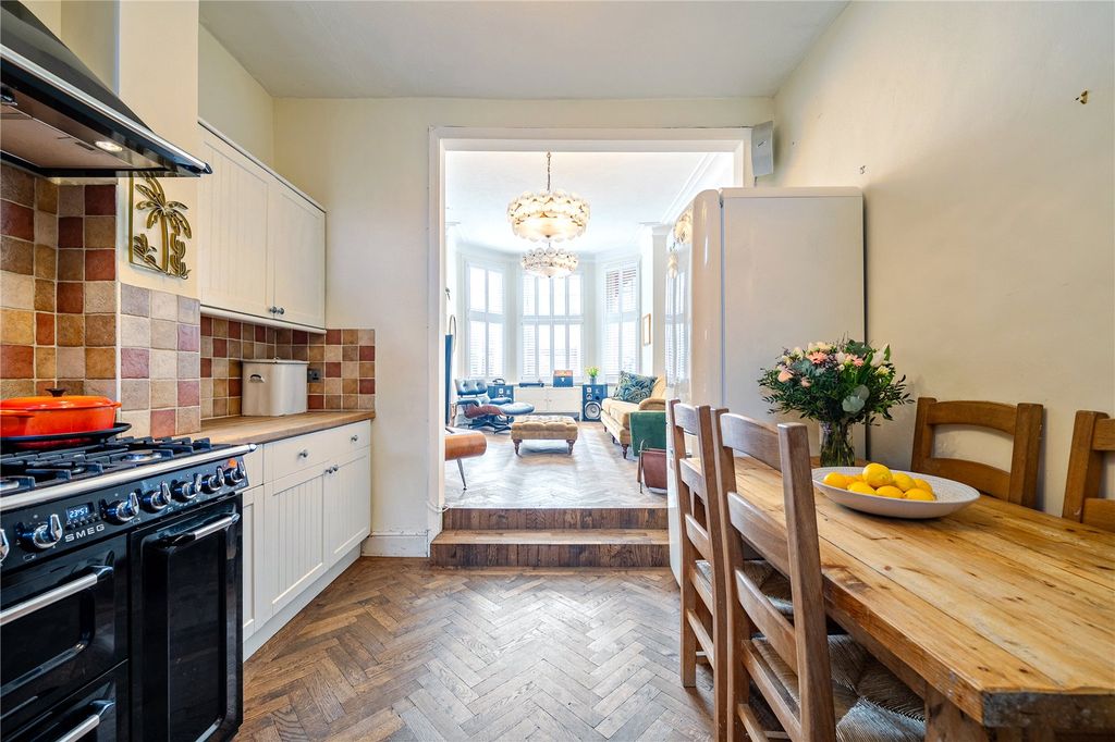 Property photo 3 of 11 Picture No. 02