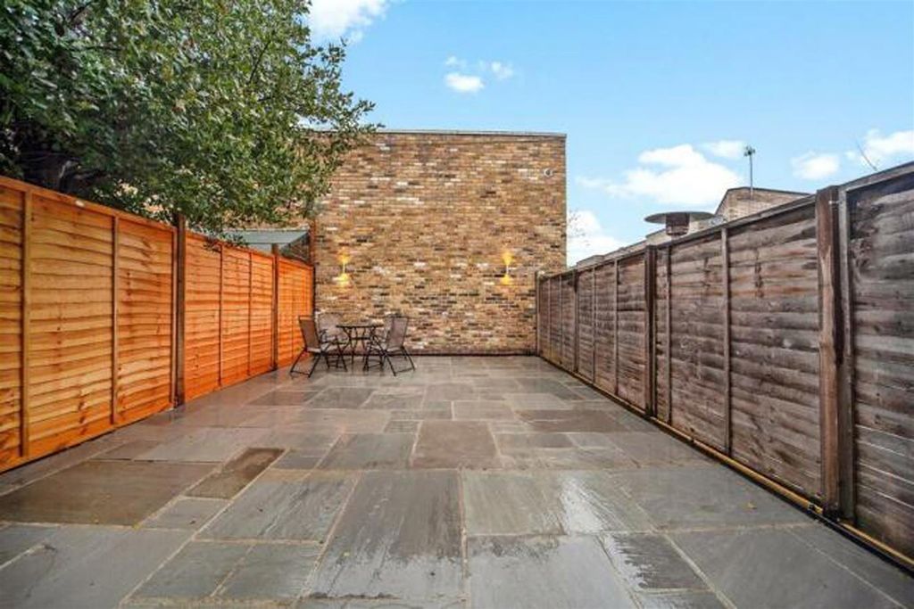 Property photo 3 of 11