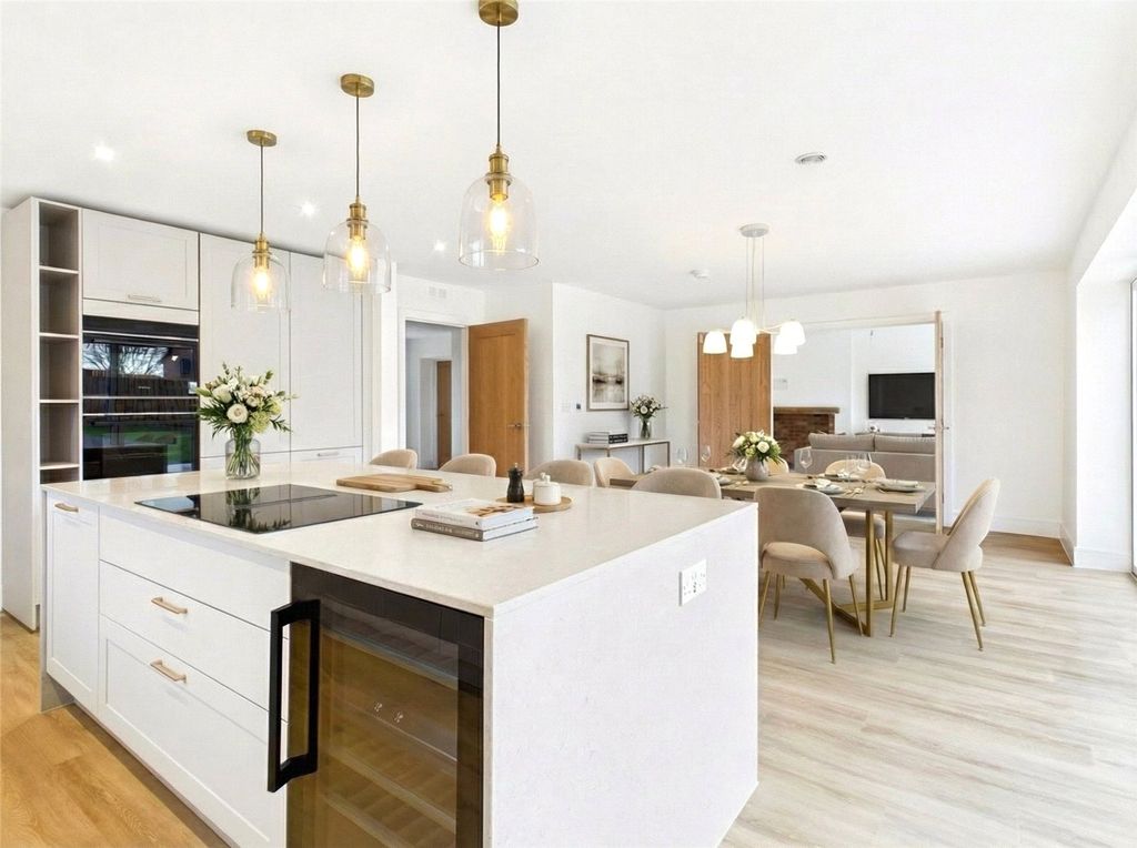 Property photo 2 of 10 Picture No. 18