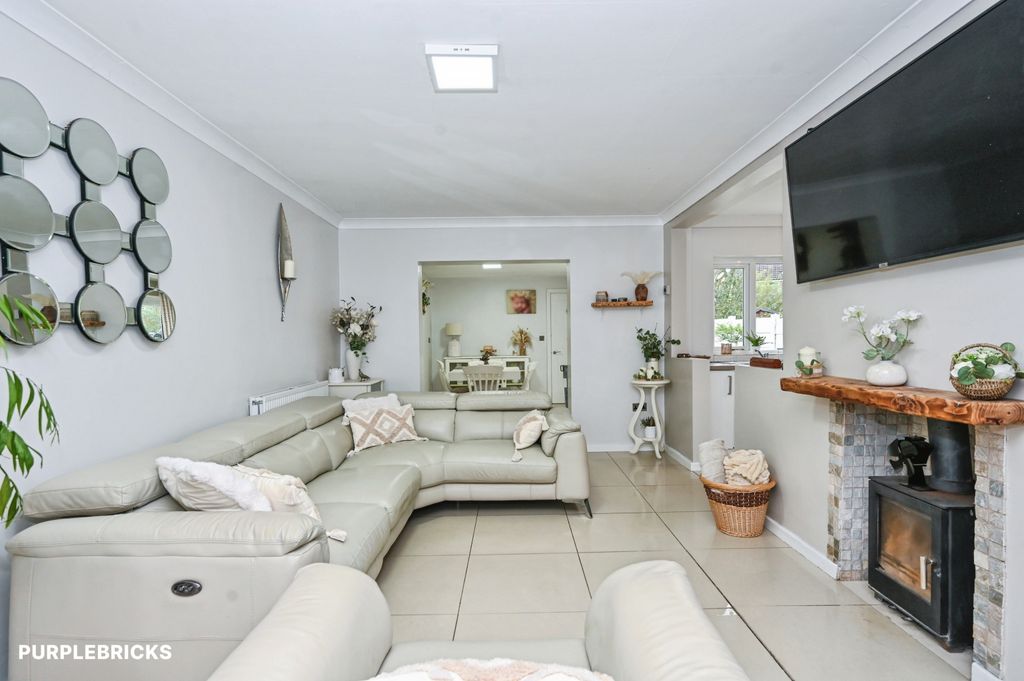 Property photo 2 of 29