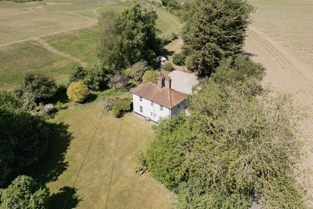Property photo 2 of 32