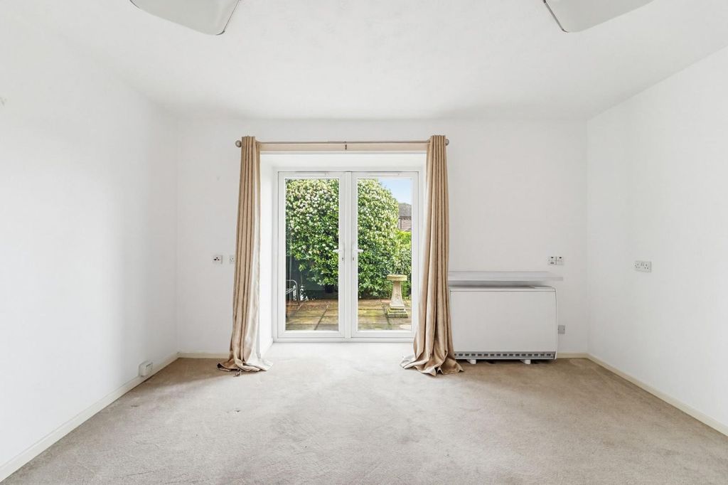 Property photo 2 of 13 Rowen Mead