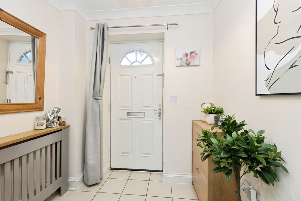 Property photo 2 of 20 Pbox-Img.Jpg