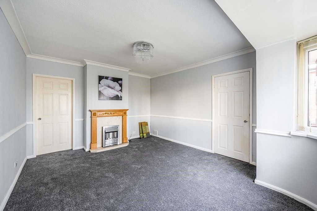 Property photo 2 of 8 Picture No. 16