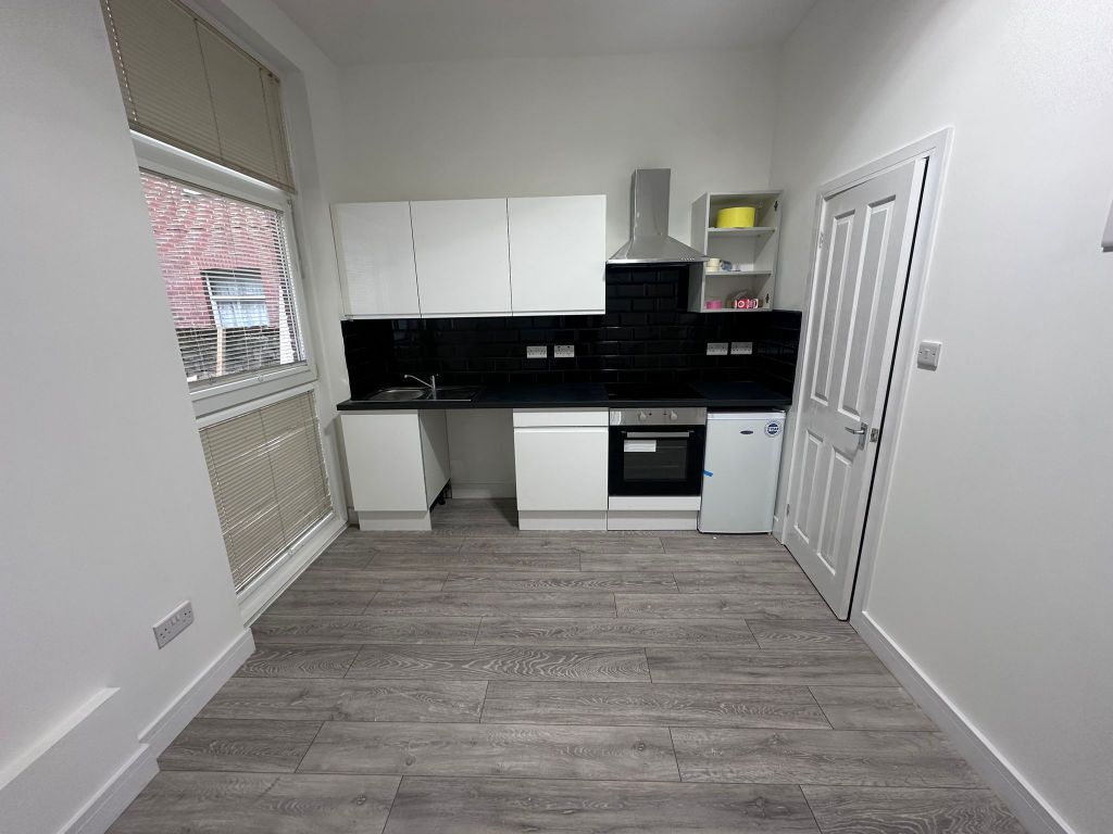 Property photo 1 of 11 Cover