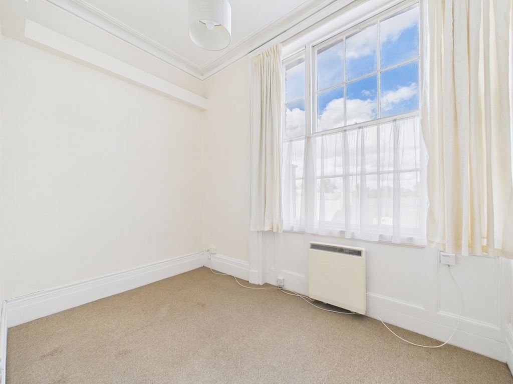 Property photo 3 of 7 Cam01740G0-Pr0438-Still005
