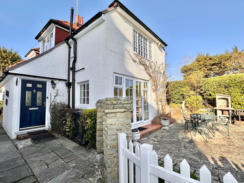 Property photo 1 of 33