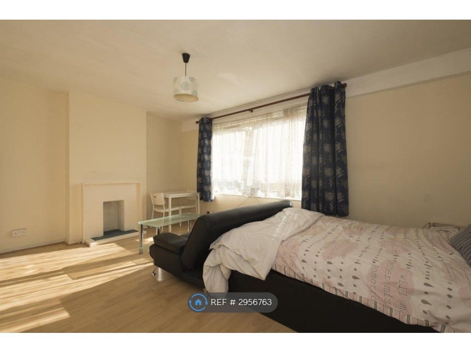 Property photo 3 of 8