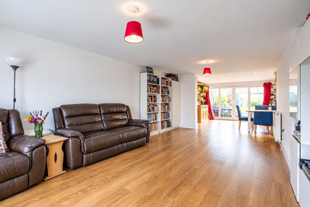 Property photo 2 of 15 Picture No. 37