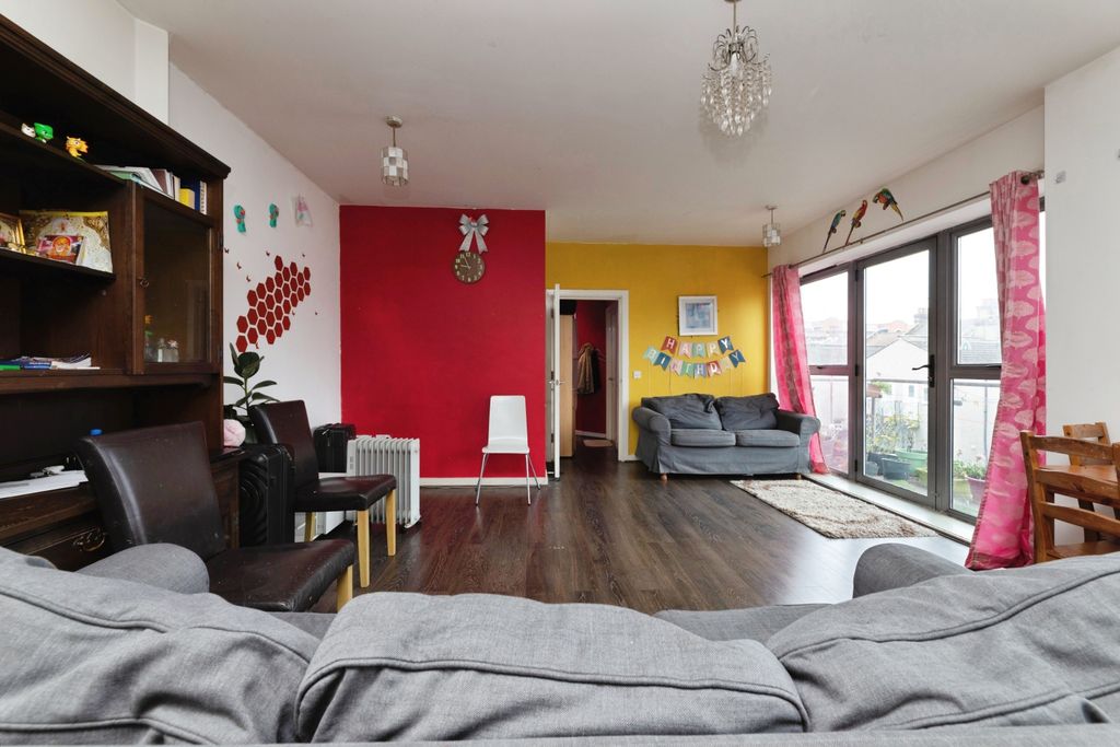 Property photo 2 of 28 Open Plan Living