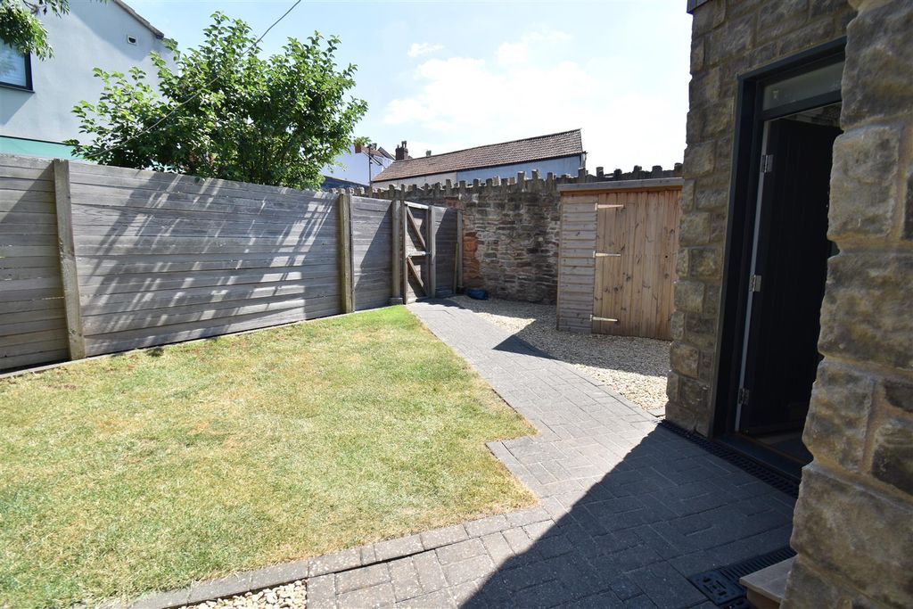 Property photo 2 of 19