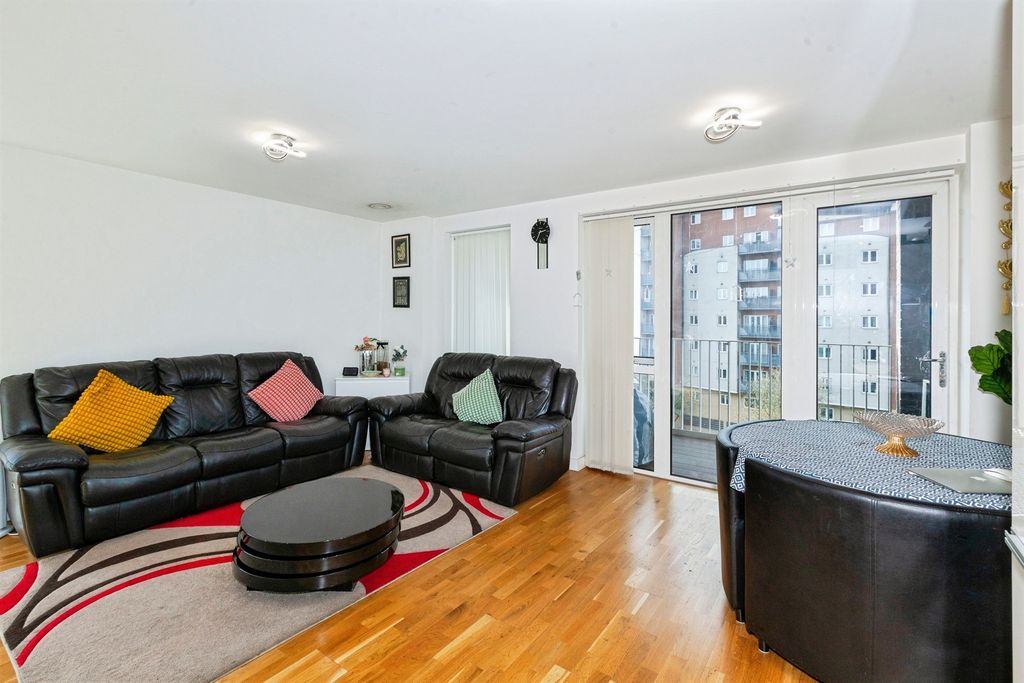 Property photo 3 of 13