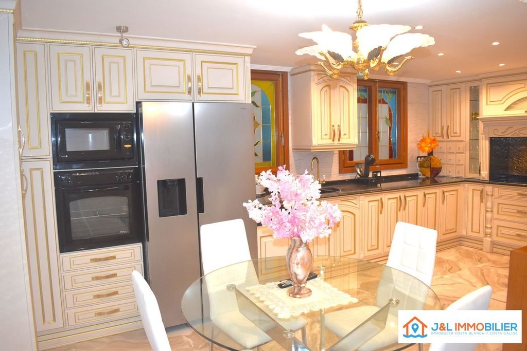 Property photo 1 of 30