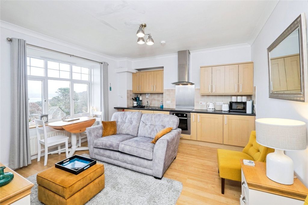 Property photo 3 of 19 Picture No. 32