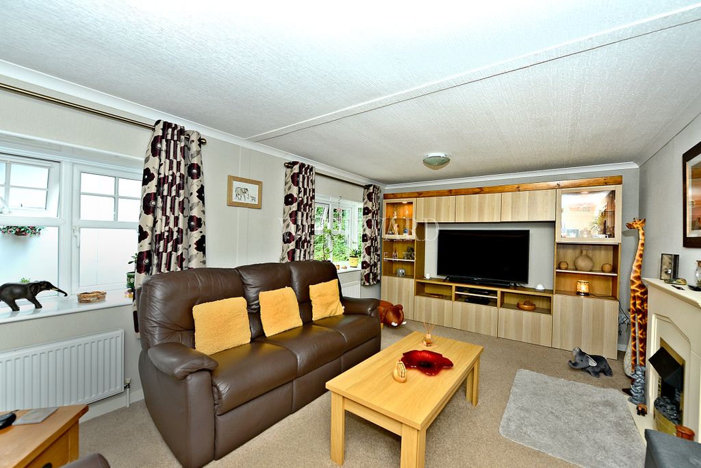 Property photo 2 of 18 Living Room