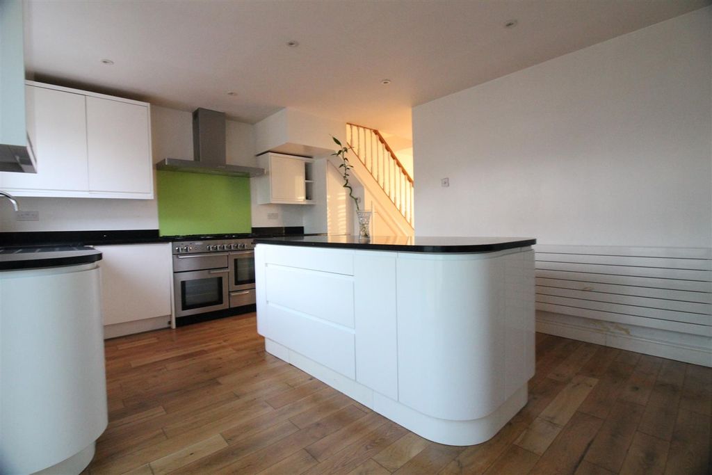 Property photo 2 of 14 92453F42-0CD9-461C-8C2C-C85F448E8D5C.Jpeg