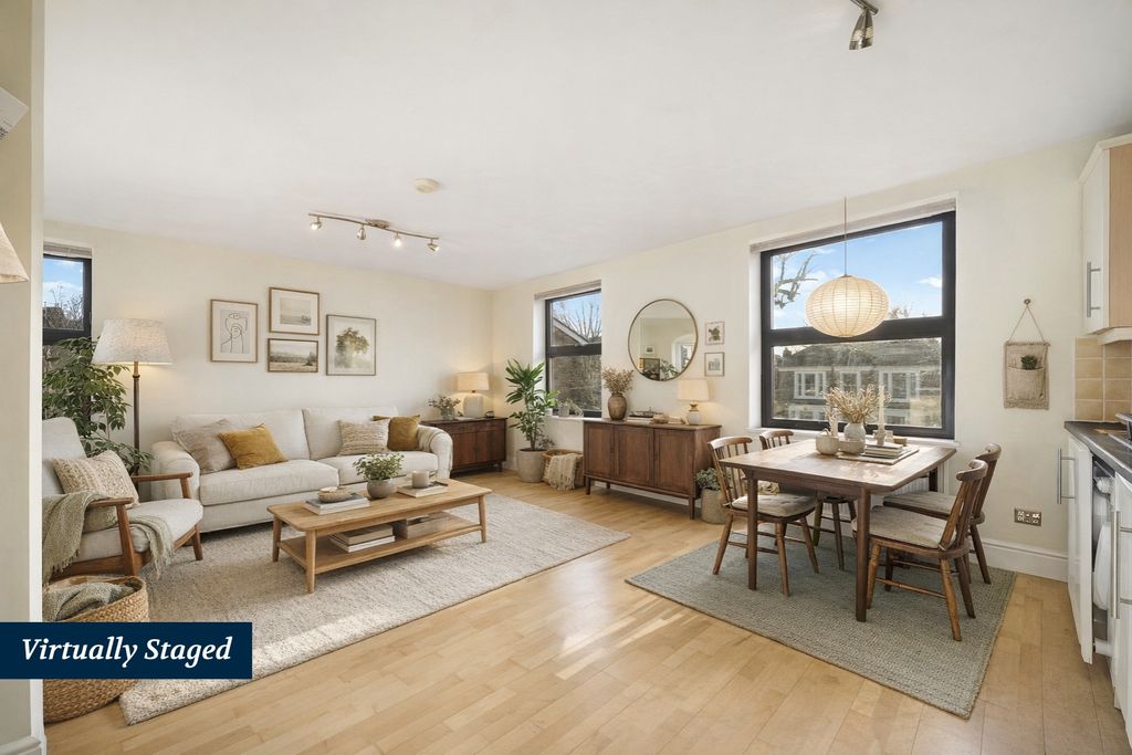 Property photo 2 of 19 Picture No. 26