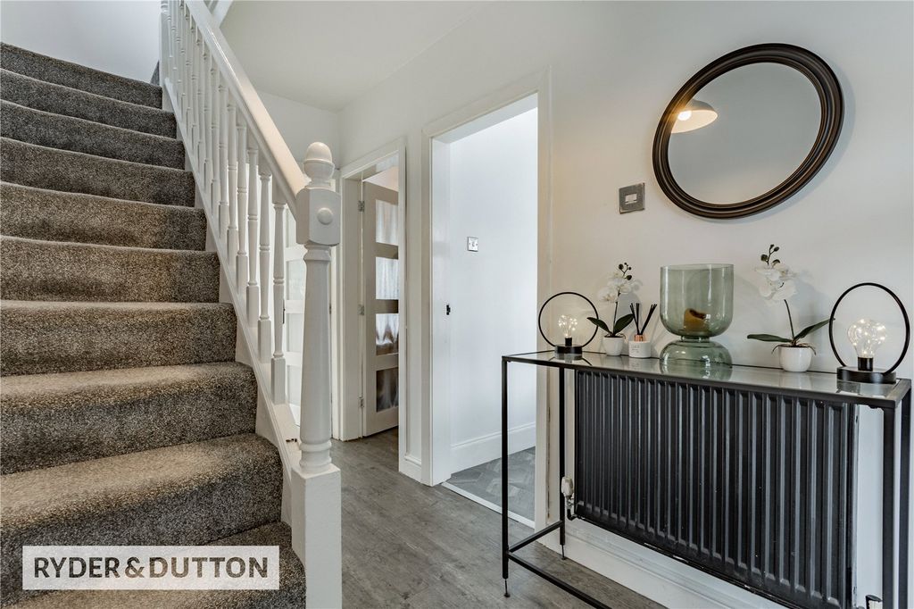 Property photo 2 of 20 Hall