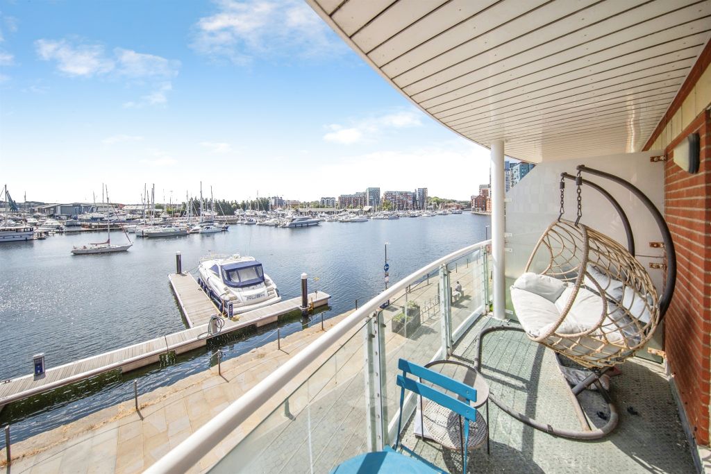 2 bed flat for saleNeptune Square, Ipswich IP4