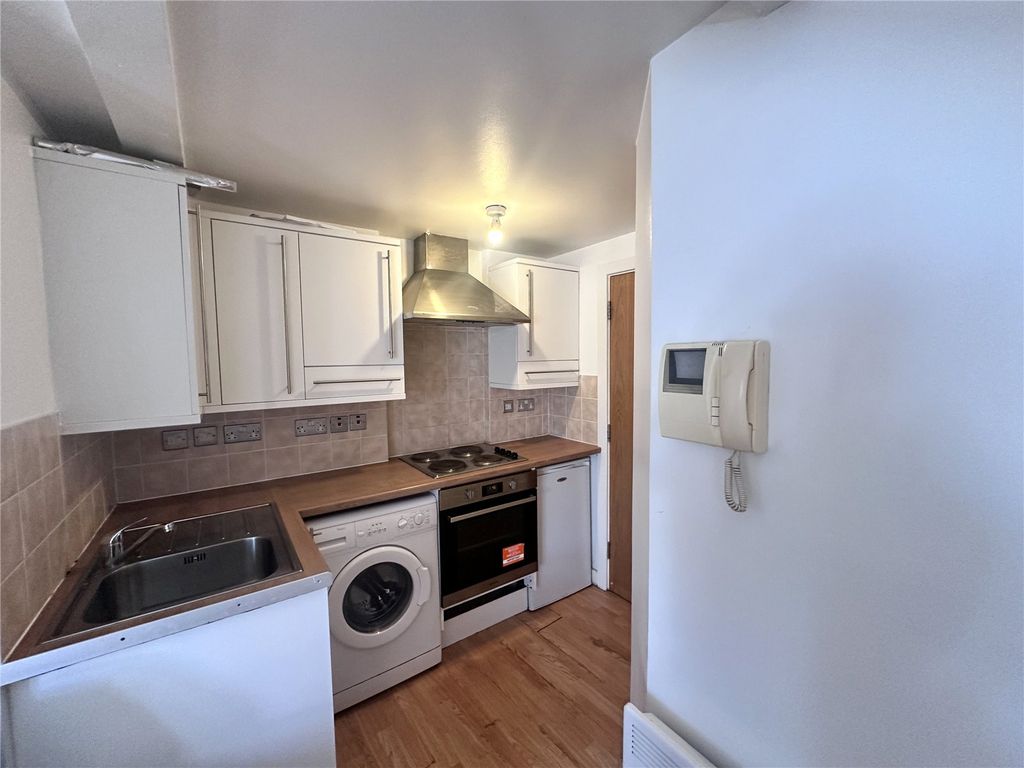 Property photo 2 of 5 Kitchen