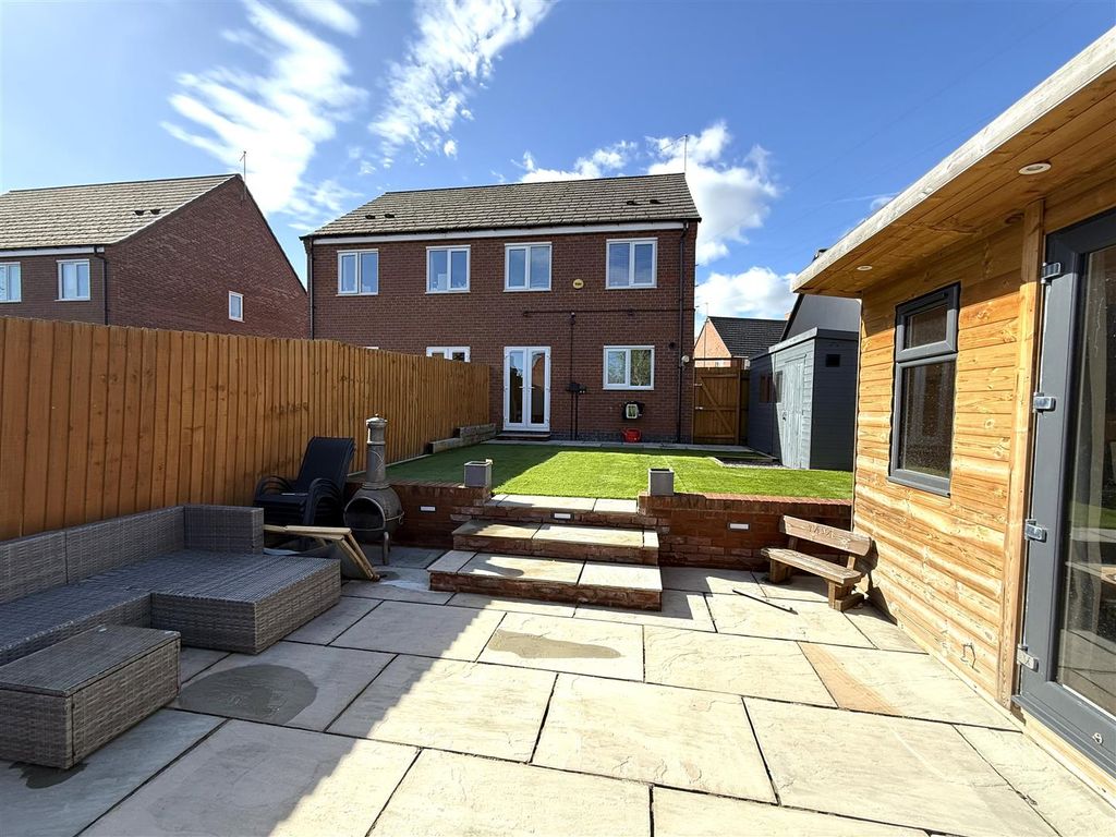 Property photo 2 of 25 114 St Th.Jpeg