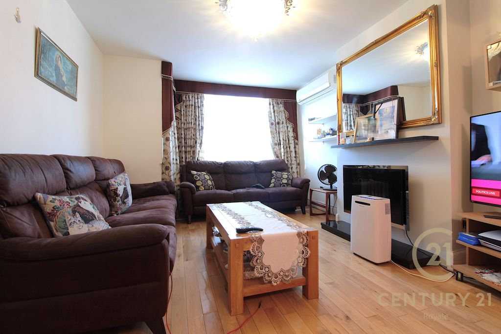 Property photo 3 of 14