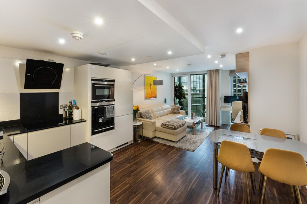 Property photo 1 of 17 Image