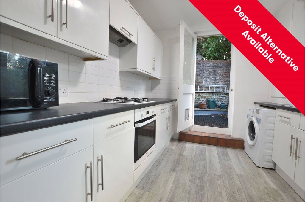 Property photo 1 of 9 Kitchen