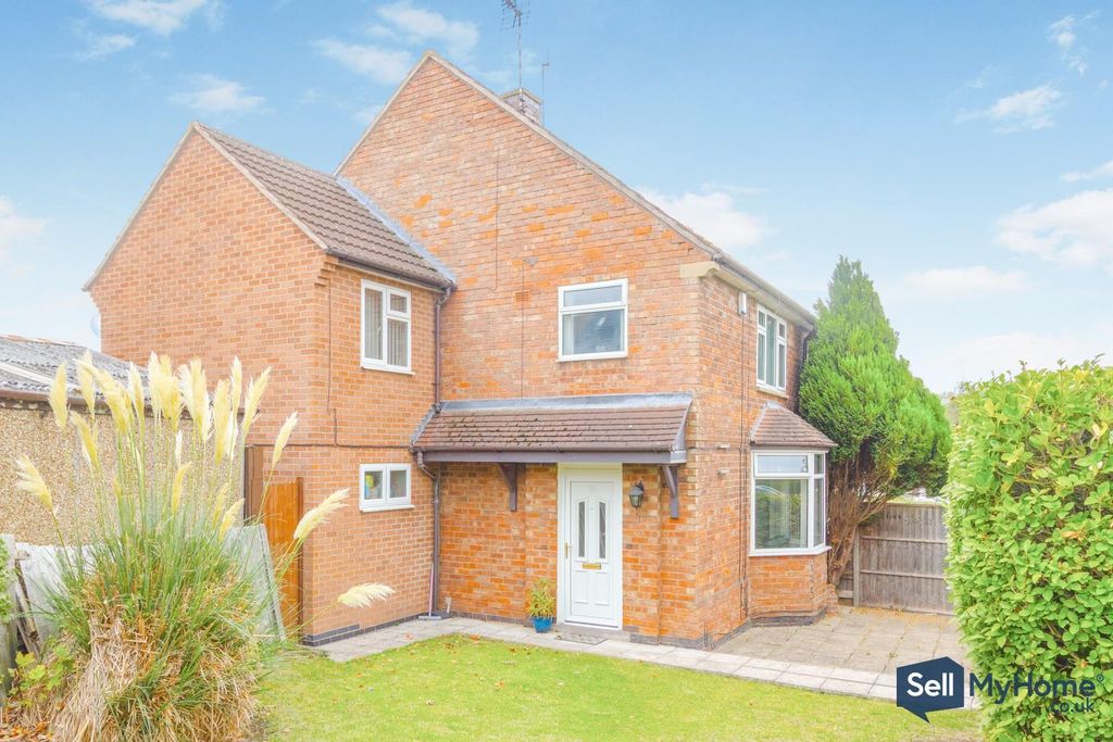 Property photo 1 of 20 Front Exterior