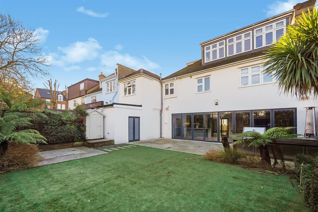 Property photo 3 of 38