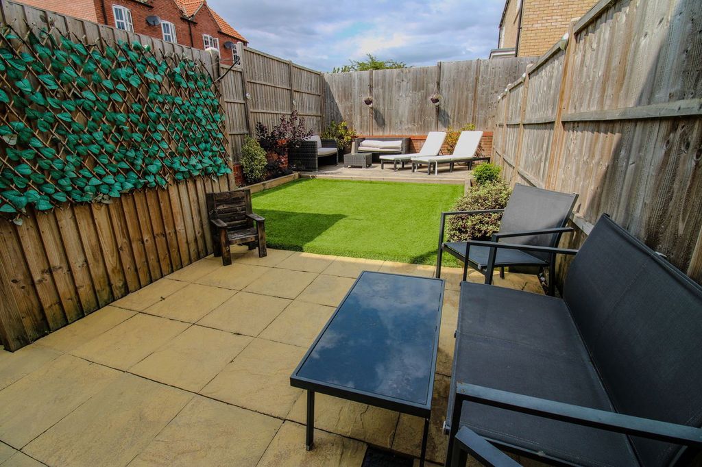 Property photo 2 of 11