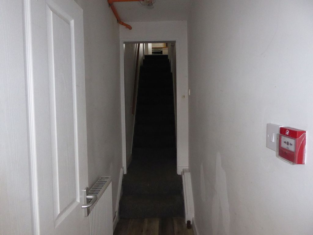 Property photo 2 of 12 Hallway