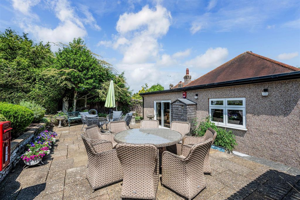 Property photo 1 of 19 Hillside, 84 (5).Jpg