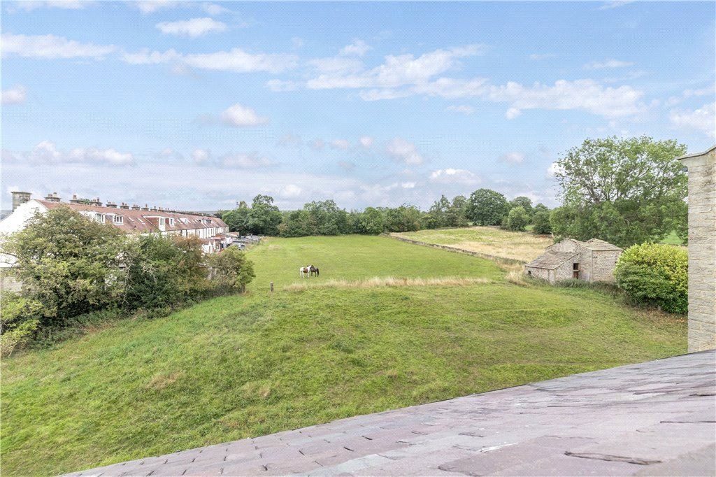 Property photo 3 of 9 Views