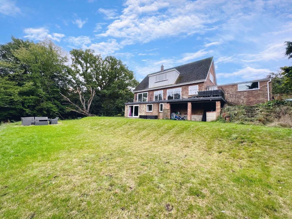 Property photo 1 of 21