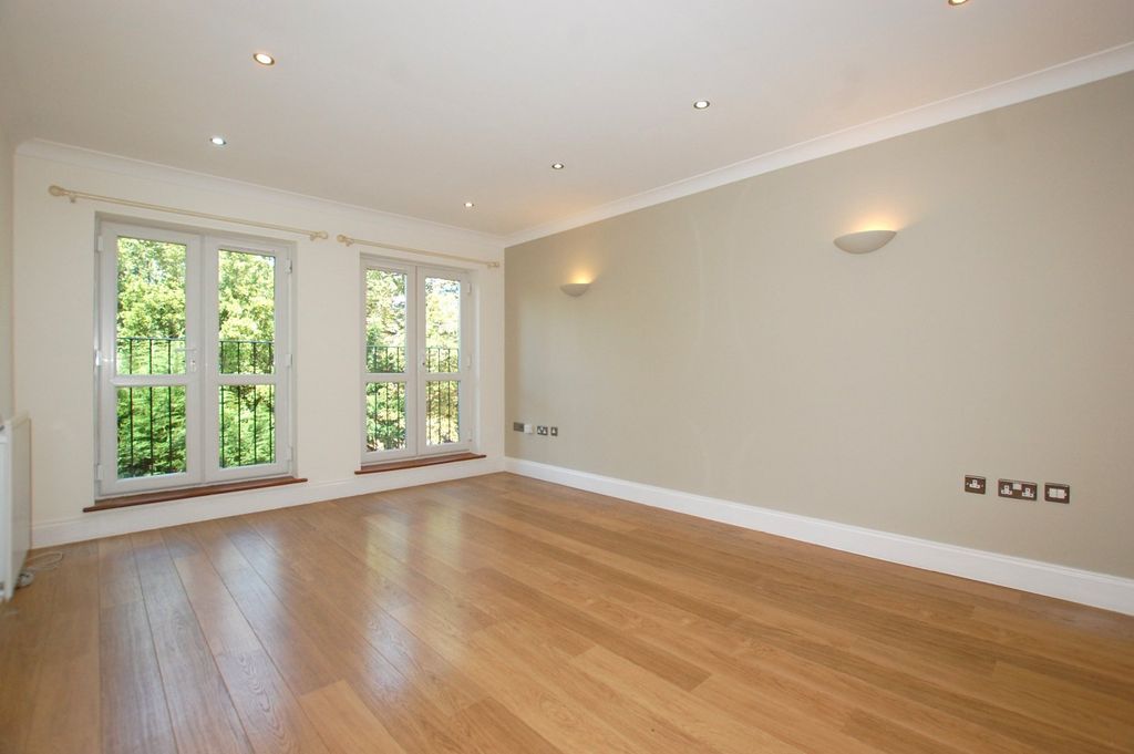 Property photo 1 of 8 Reception Room