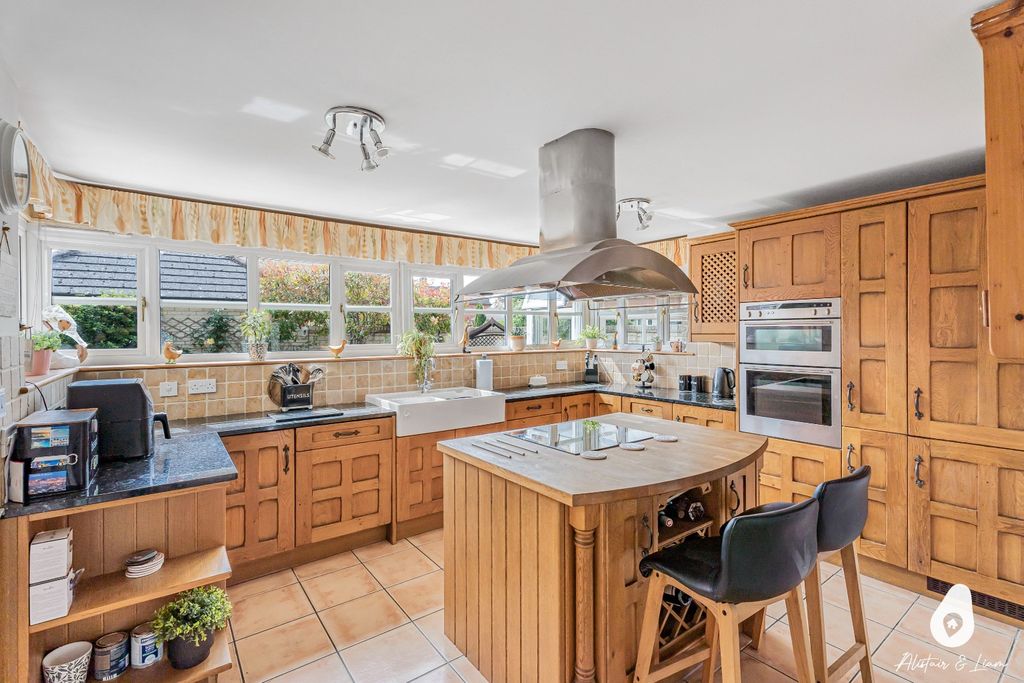 Property photo 3 of 32 5236053