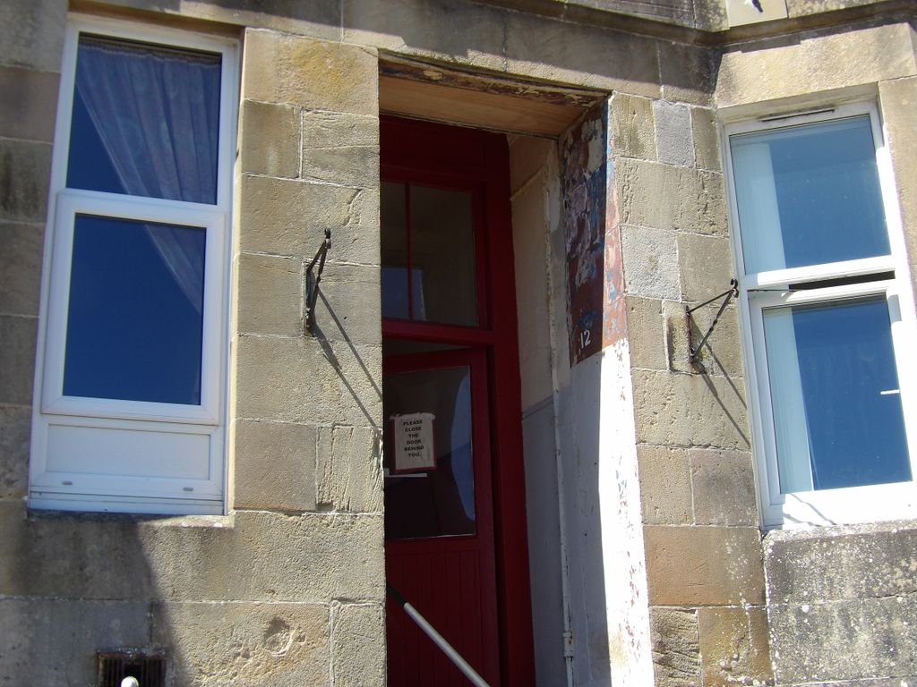Property photo 3 of 28
