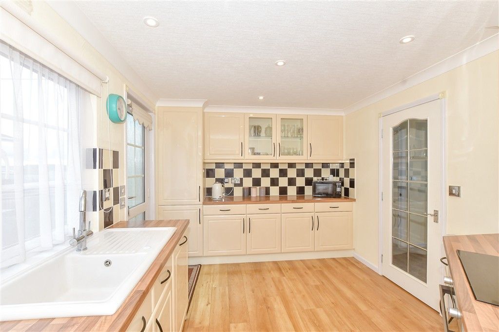 Property photo 2 of 15 Kitchen