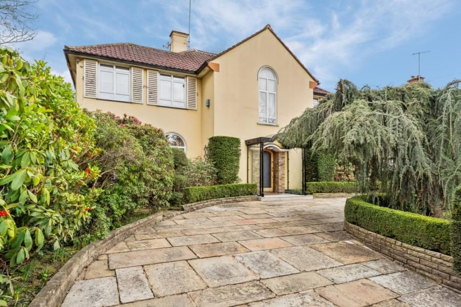 Property photo 1 of 2
