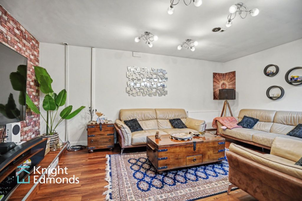 Property photo 2 of 24